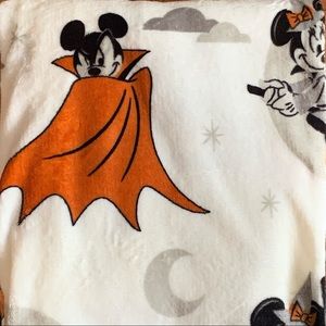 Mickey & Minnie Halloween 🎃 Throw Sz 50x70 NWT